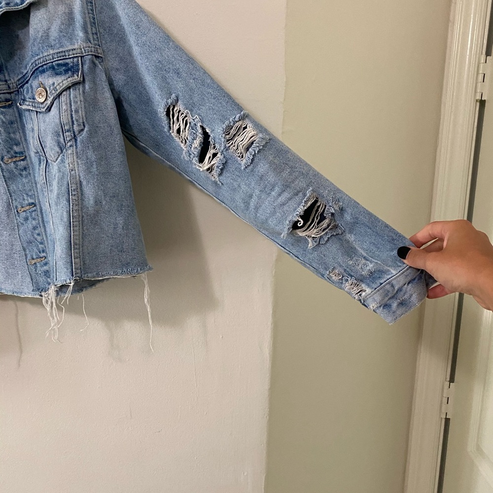 Cropped Jean Jacket - Picture 3 of 5